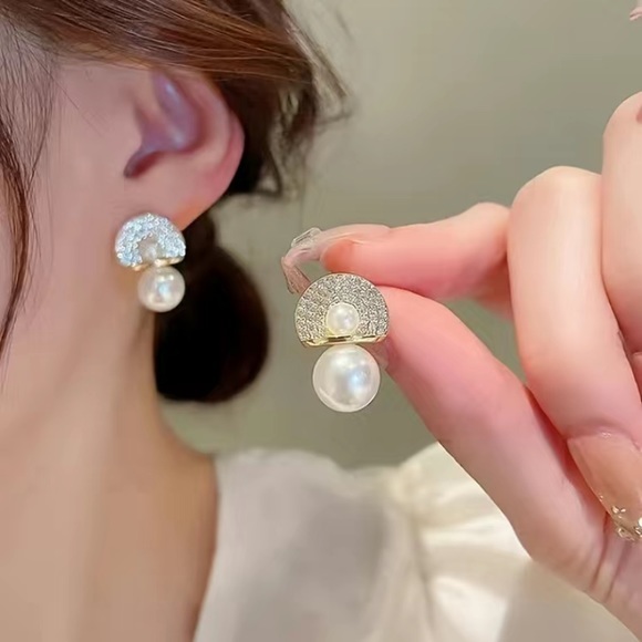 18 Kt Gold Plated Rhinestones With Pearl